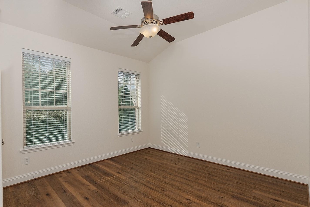 46 Caprice Bend Place - Photo 23