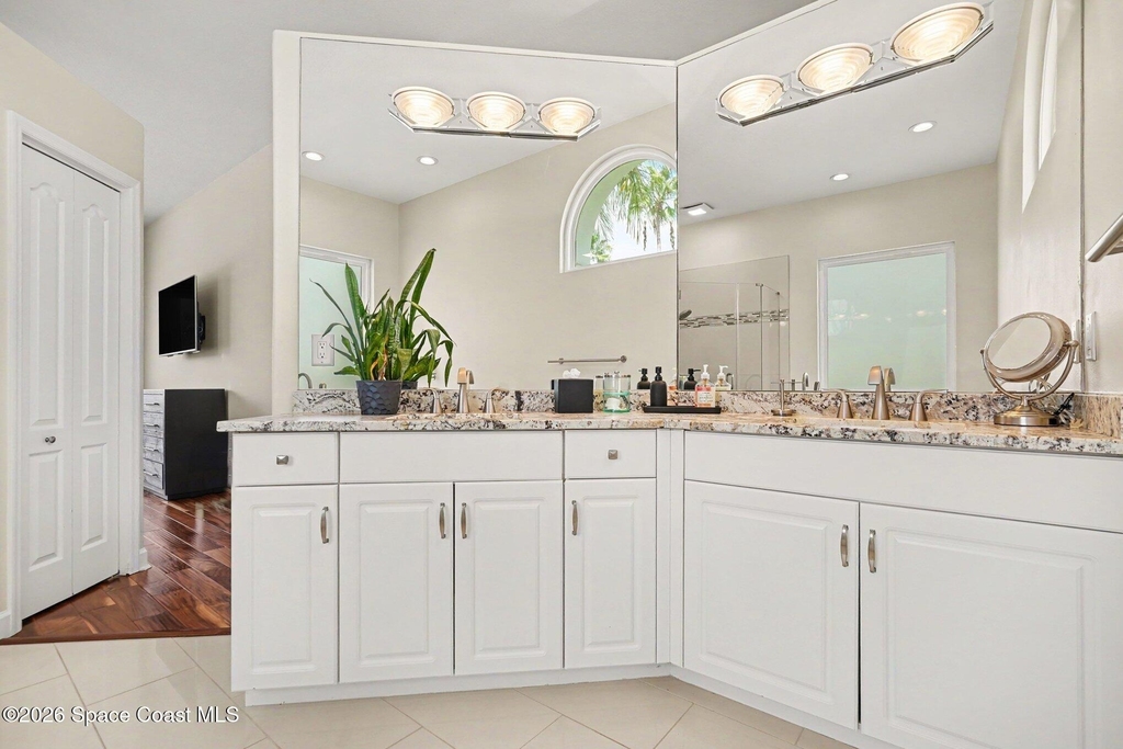 139 Cambridge Court - Photo 17