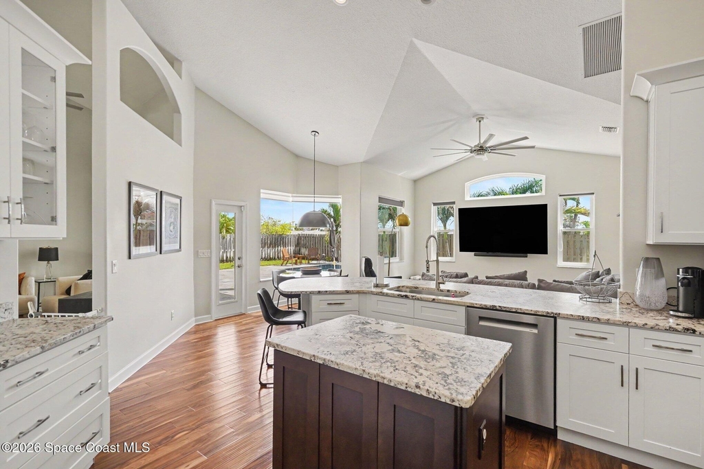 139 Cambridge Court - Photo 11