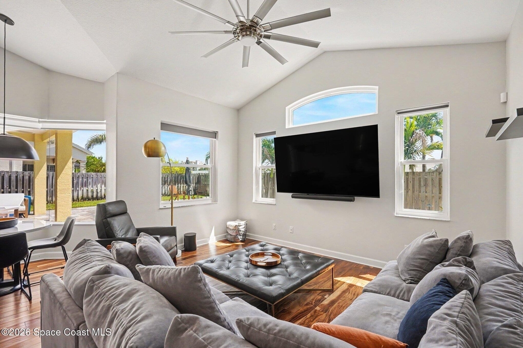 139 Cambridge Court - Photo 8