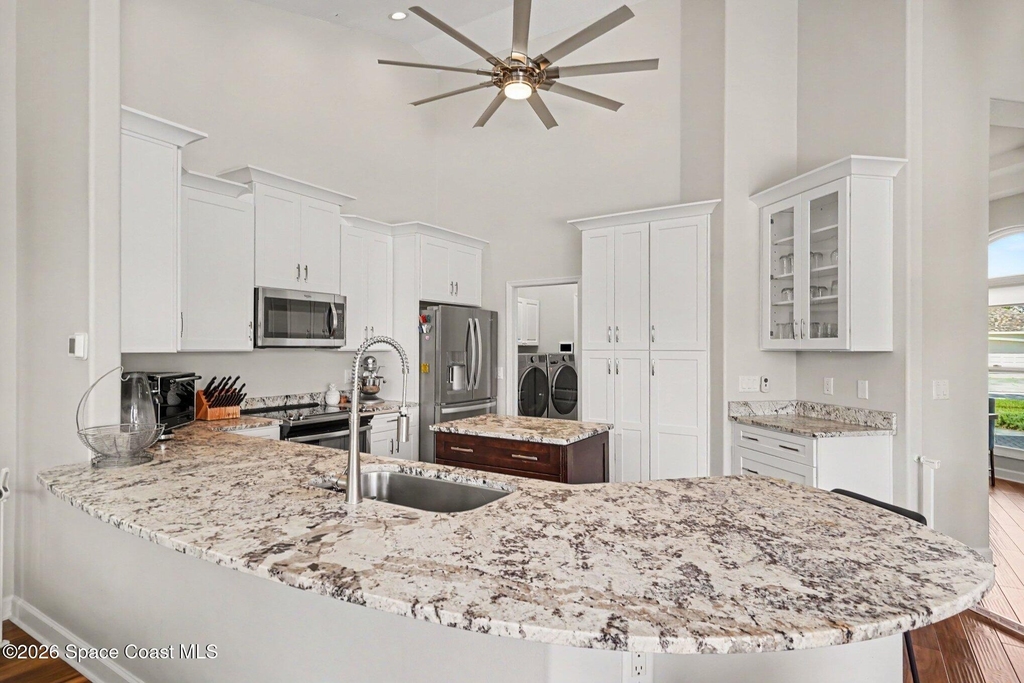 139 Cambridge Court - Photo 1