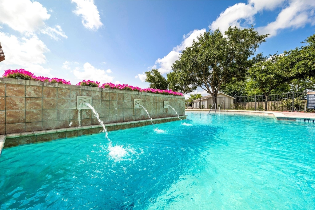 3419 Fountains Drive - Photo 2