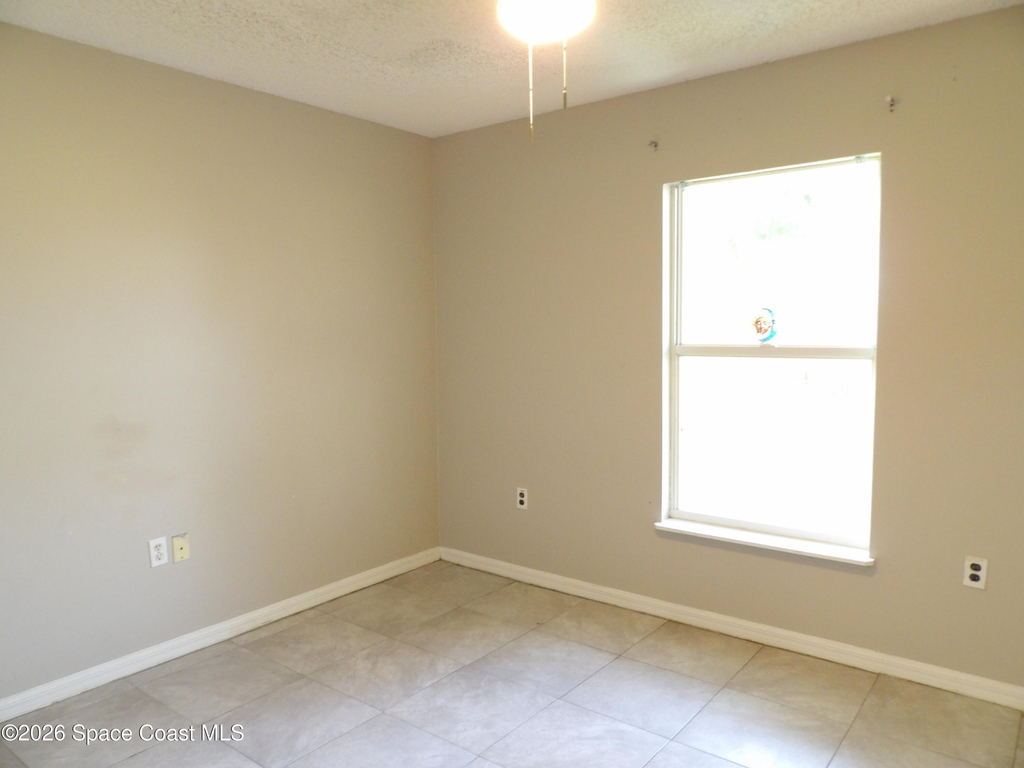 1042 Brookfield Street Se - Photo 10