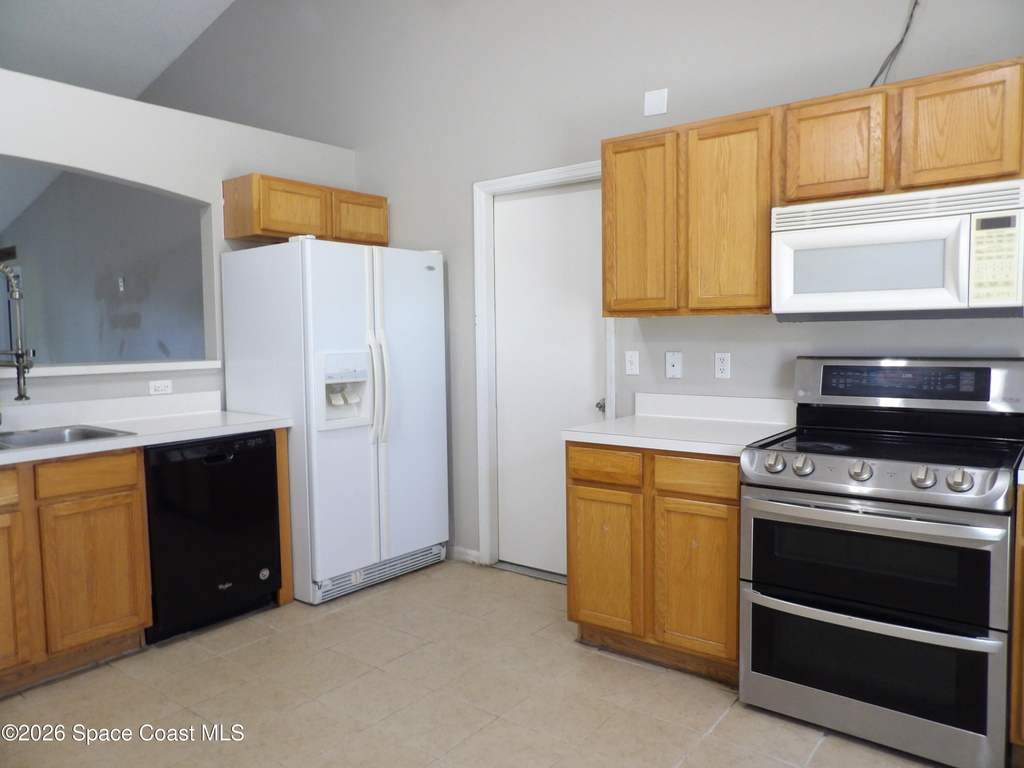 1042 Brookfield Street Se - Photo 3