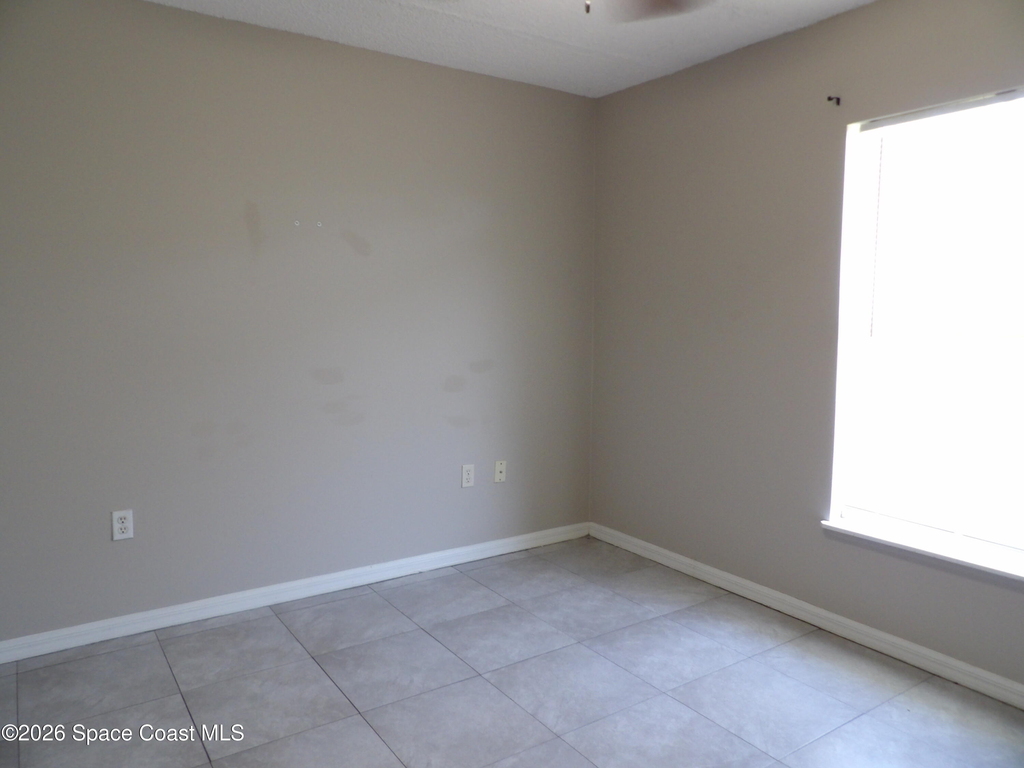 1042 Brookfield Street Se - Photo 12