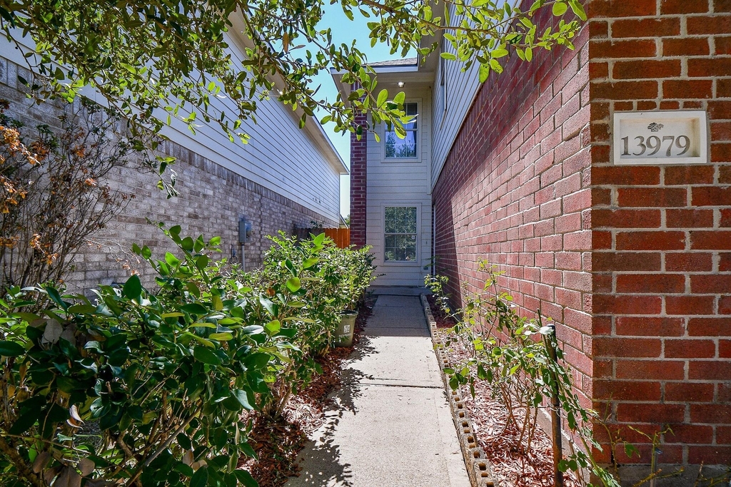 13979 Maximos Dr - Photo 4
