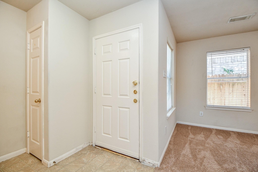 13979 Maximos Dr - Photo 6