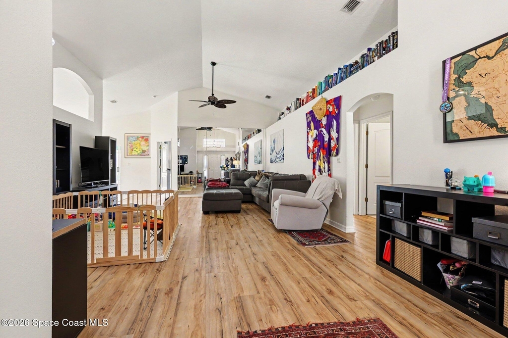 1575 Sun Gazer Drive - Photo 3