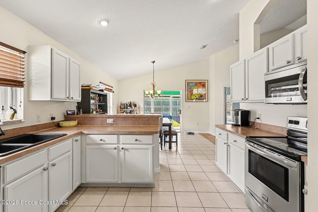 1575 Sun Gazer Drive - Photo 8