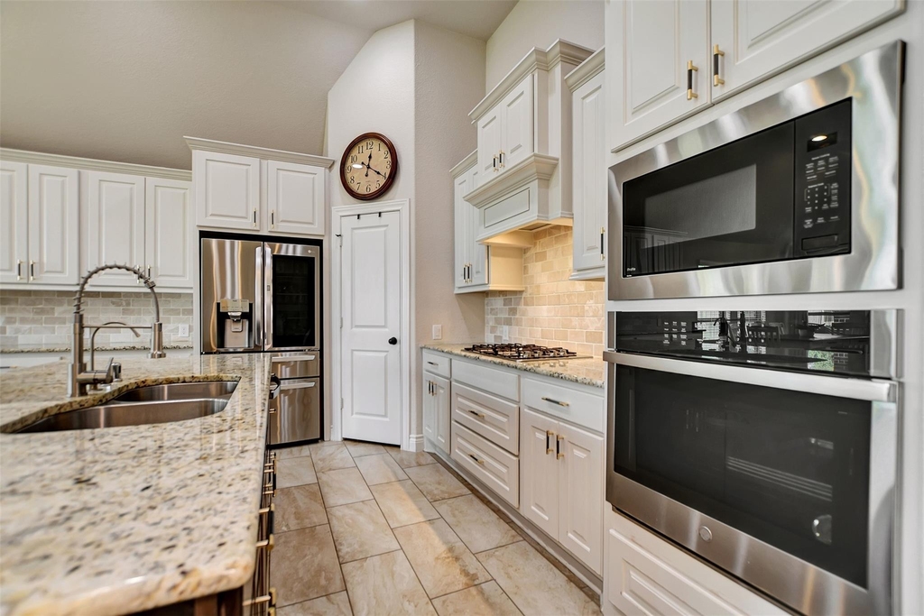 10710 Balivcar Court - Photo 18