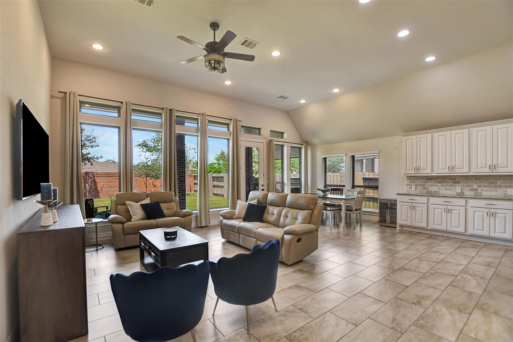 10710 Balivcar Court - Photo 10