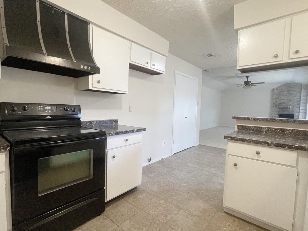 19010 Kemble Road - Photo 5