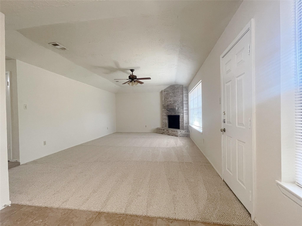 19010 Kemble Road - Photo 2