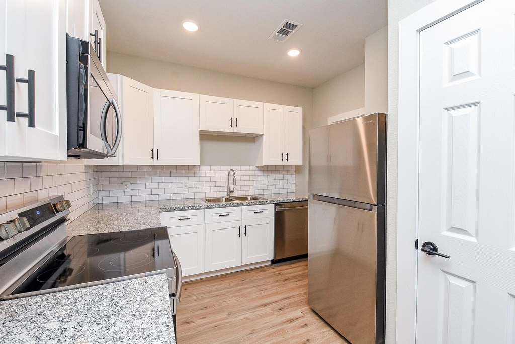10317 Lake Road - Photo 7