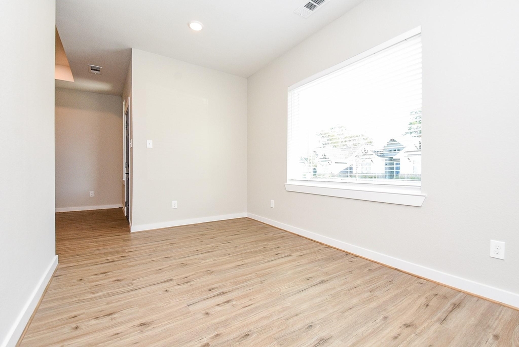 10317 Lake Road - Photo 5