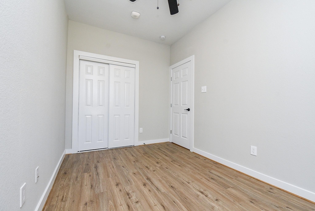 10317 Lake Road - Photo 13