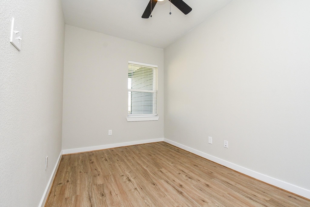 10317 Lake Road - Photo 12