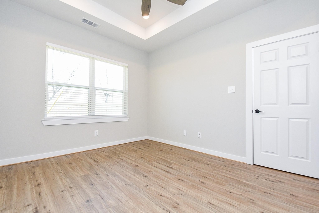 10317 Lake Road - Photo 16