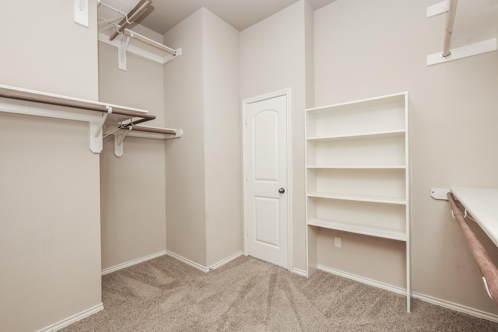 2919 Chalet Knolls Lane - Photo 30