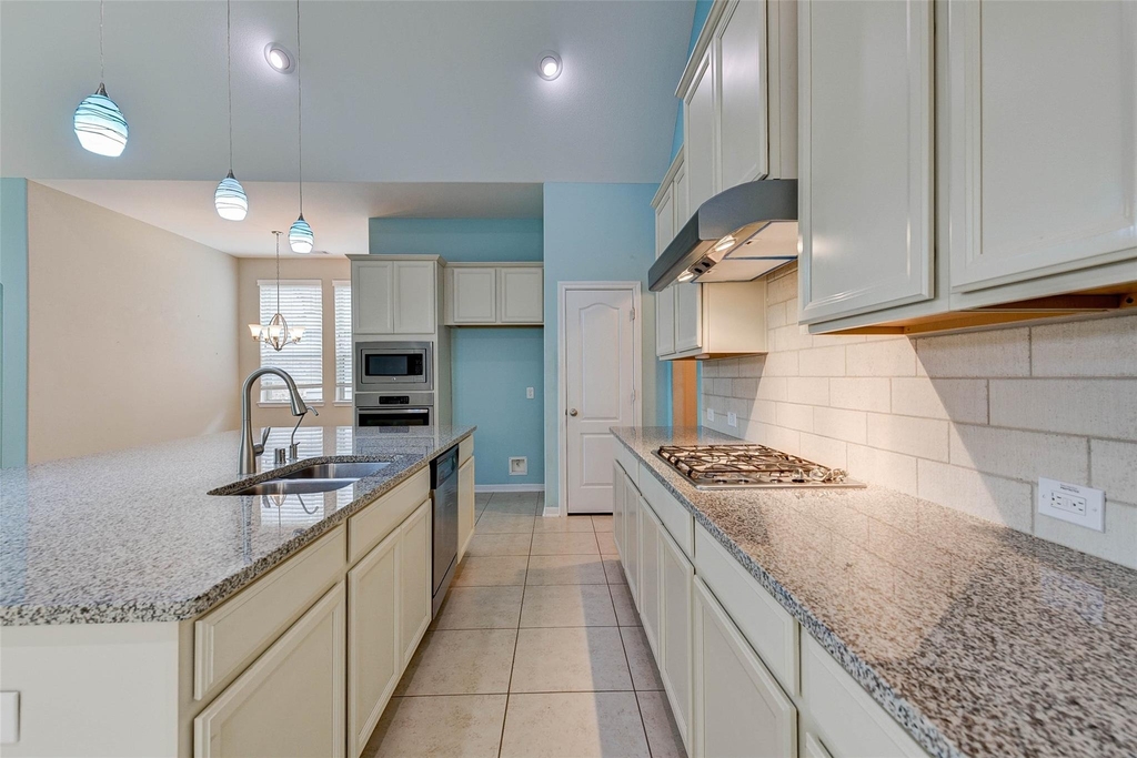 2603 Deerwood Heights Lane - Photo 8
