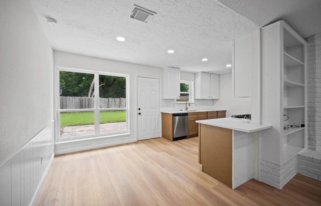 10935 Silkwood Drive - Photo 3