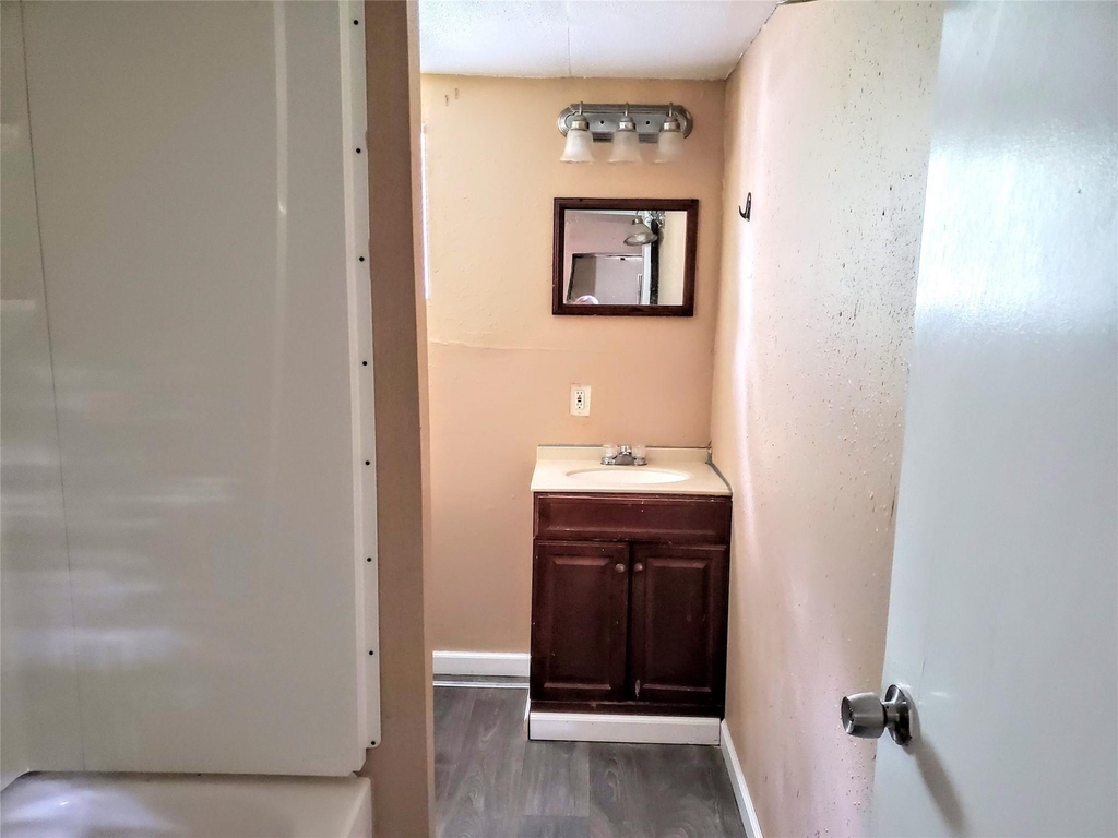 886 Queenswood - Photo 4