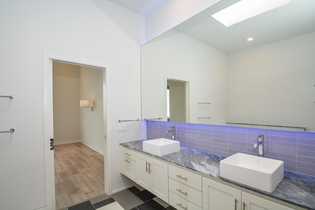 1905 Oakdale Street - Photo 32