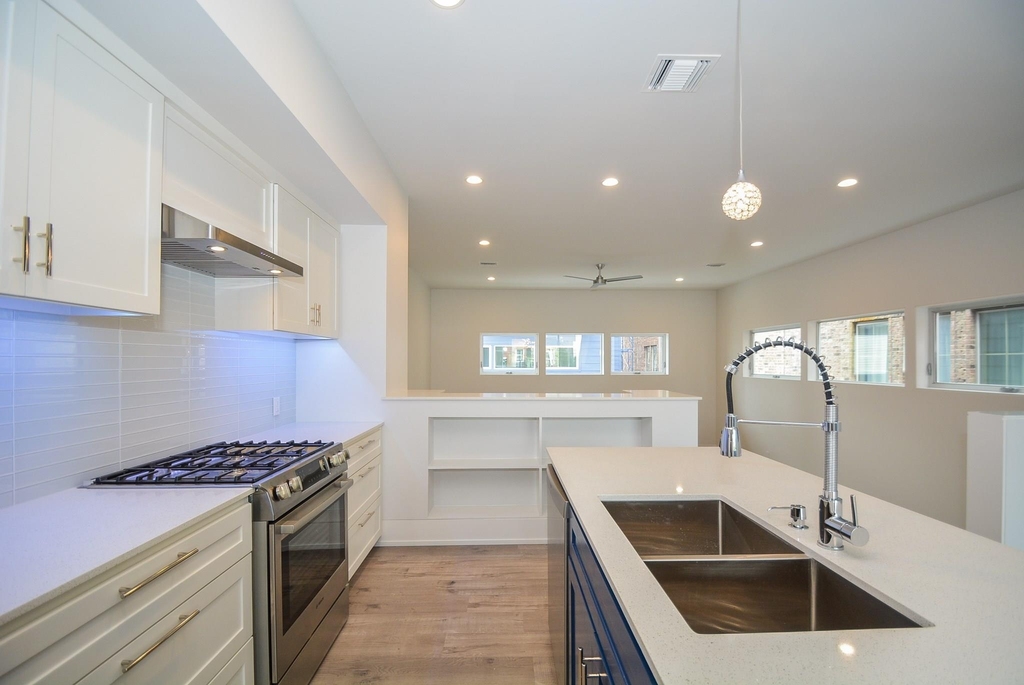 1905 Oakdale Street - Photo 19