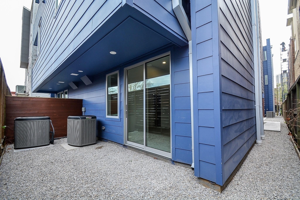 1905 Oakdale Street - Photo 39