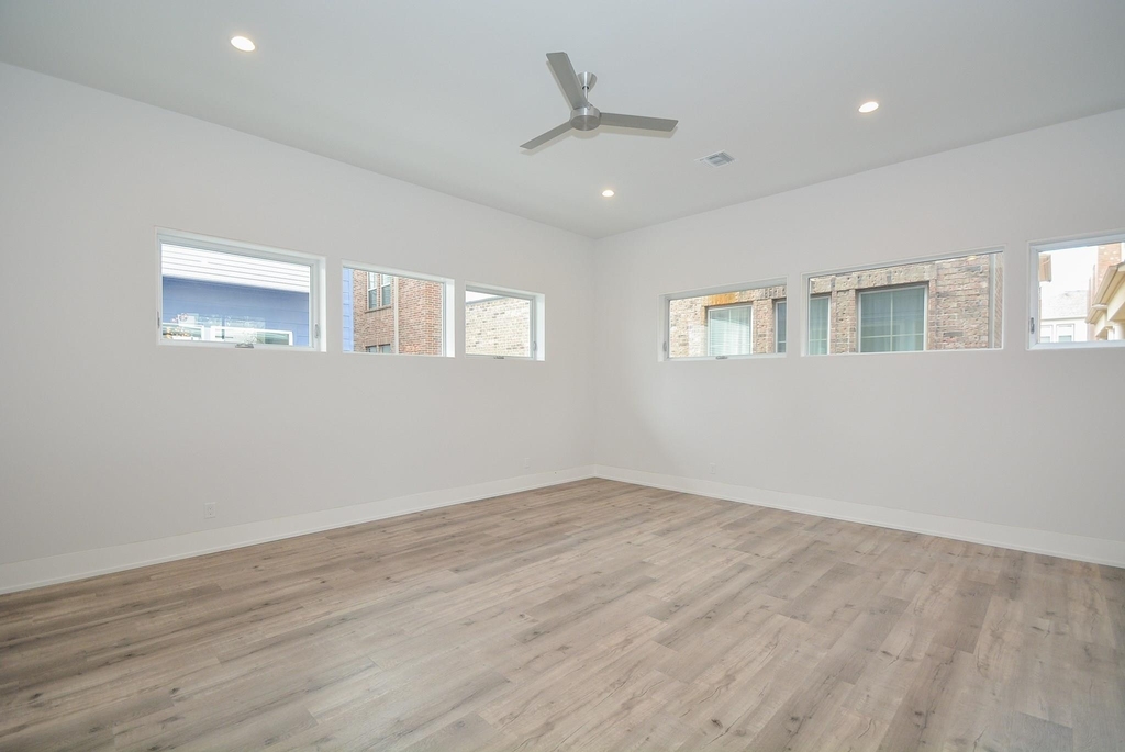 1905 Oakdale Street - Photo 12