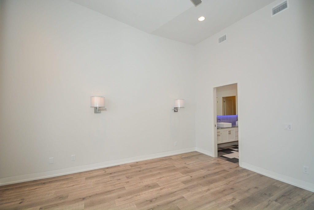 1905 Oakdale Street - Photo 26