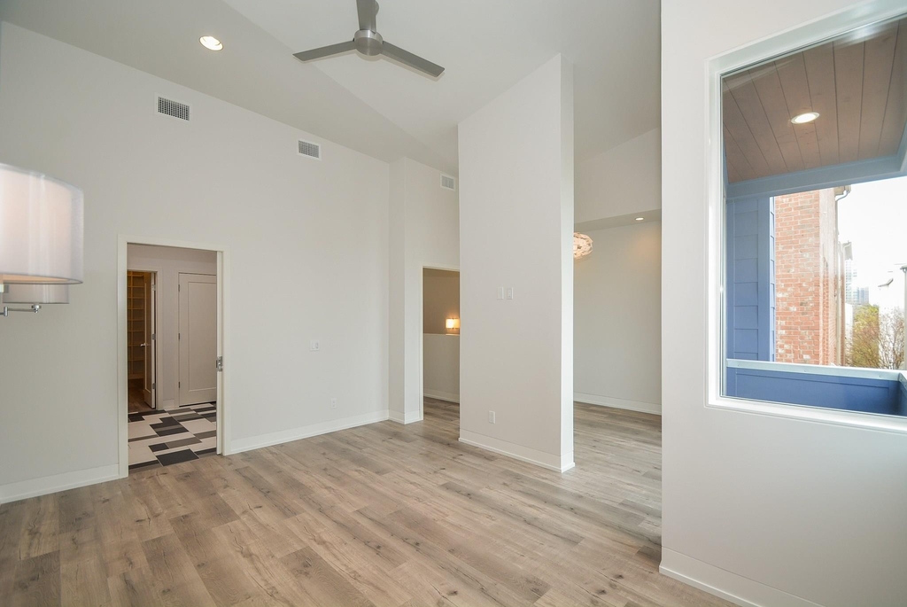 1905 Oakdale Street - Photo 28
