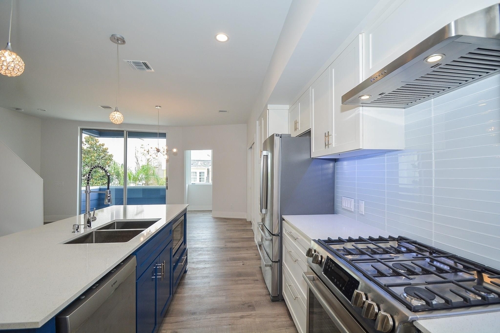 1905 Oakdale Street - Photo 13