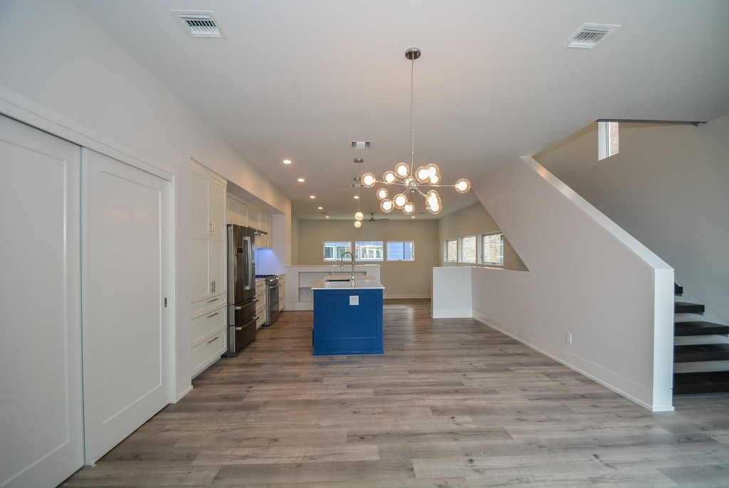 1905 Oakdale Street - Photo 18