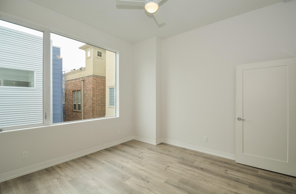 1905 Oakdale Street - Photo 34