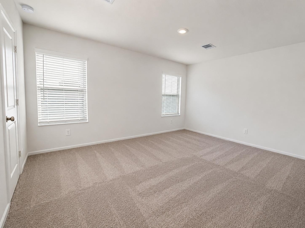 1515 Las Cuevas Drive - Photo 8