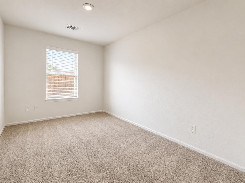 1515 Las Cuevas Drive - Photo 11