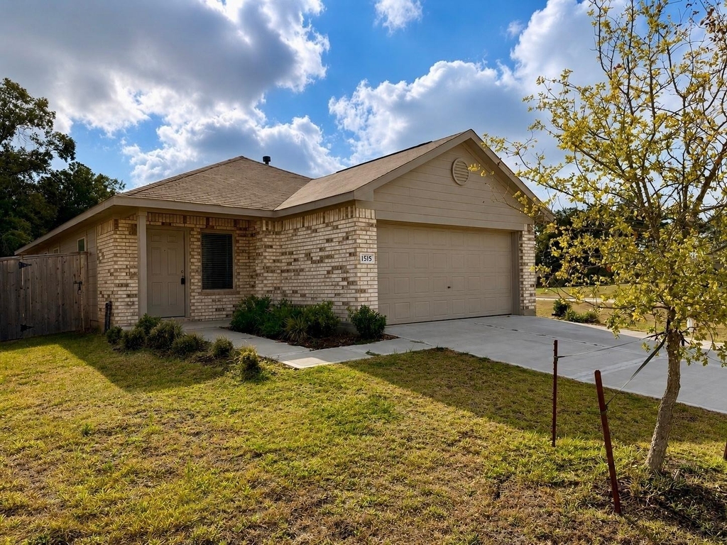 1515 Las Cuevas Drive - Photo 1