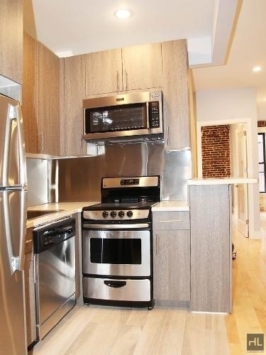 East 52 Street - Photo 0