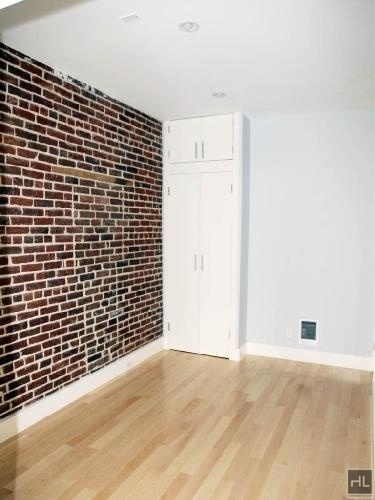 East 52 Street - Photo 4