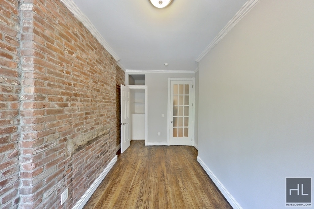 West 52nd Street - Photo 5