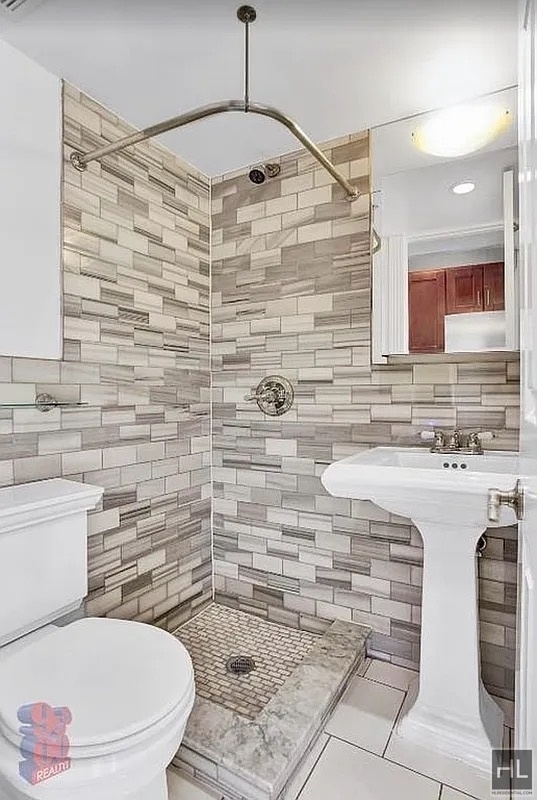 West 52nd Street - Photo 8