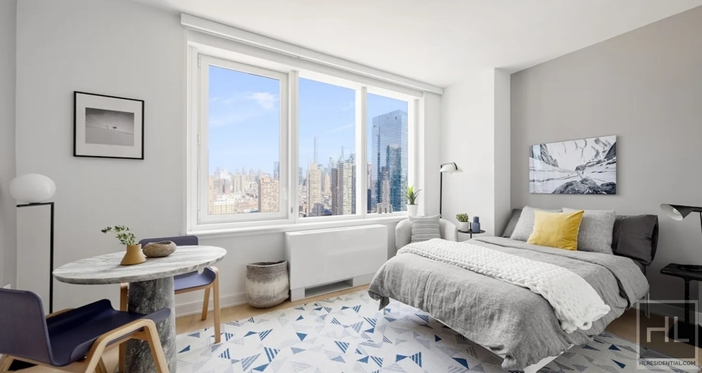 West 38th Street - Photo 3