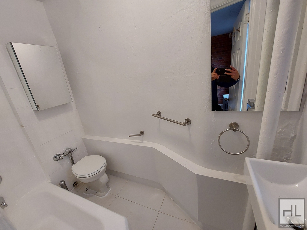 East 5 Street - Photo 6
