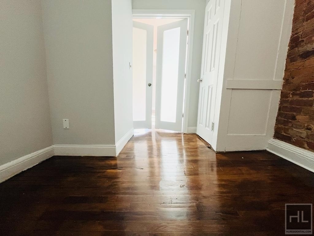 East 5 Street - Photo 3