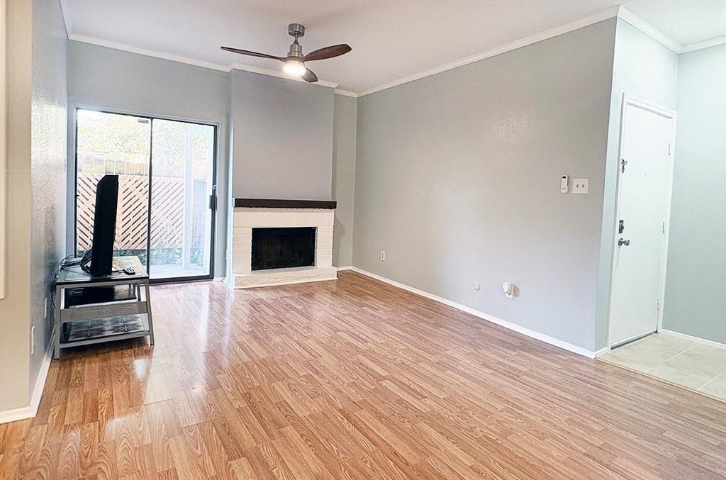 7900 N Stadium Dr - Photo 13
