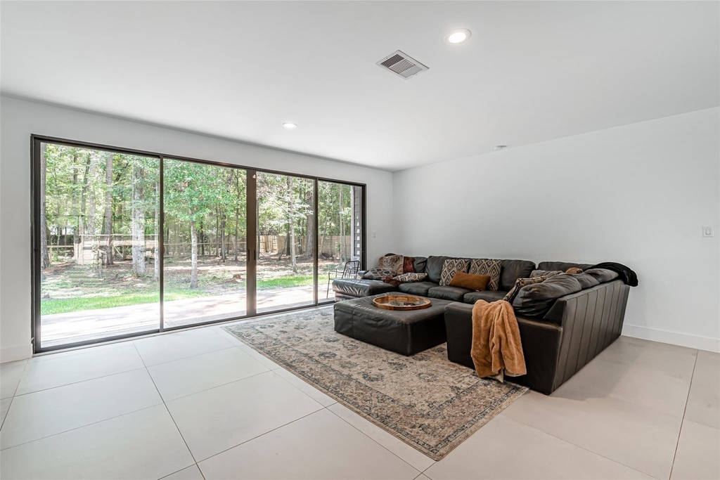 1601 Beech Drive - Photo 4
