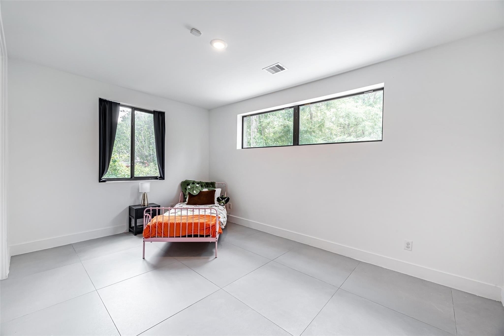 1601 Beech Drive - Photo 5