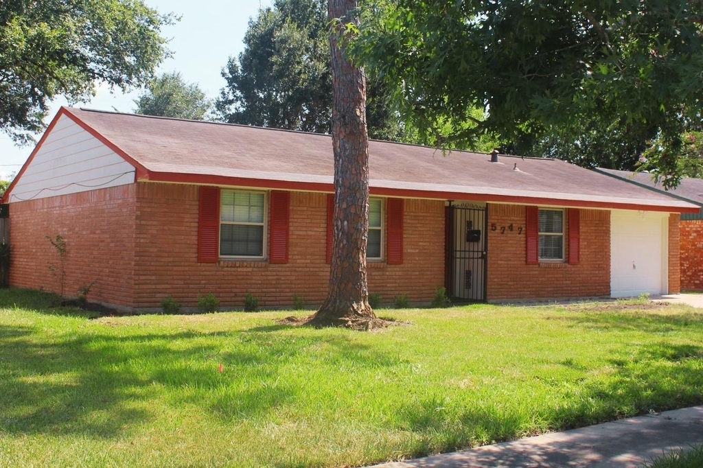 5747 Greencraig Drive - Photo 1
