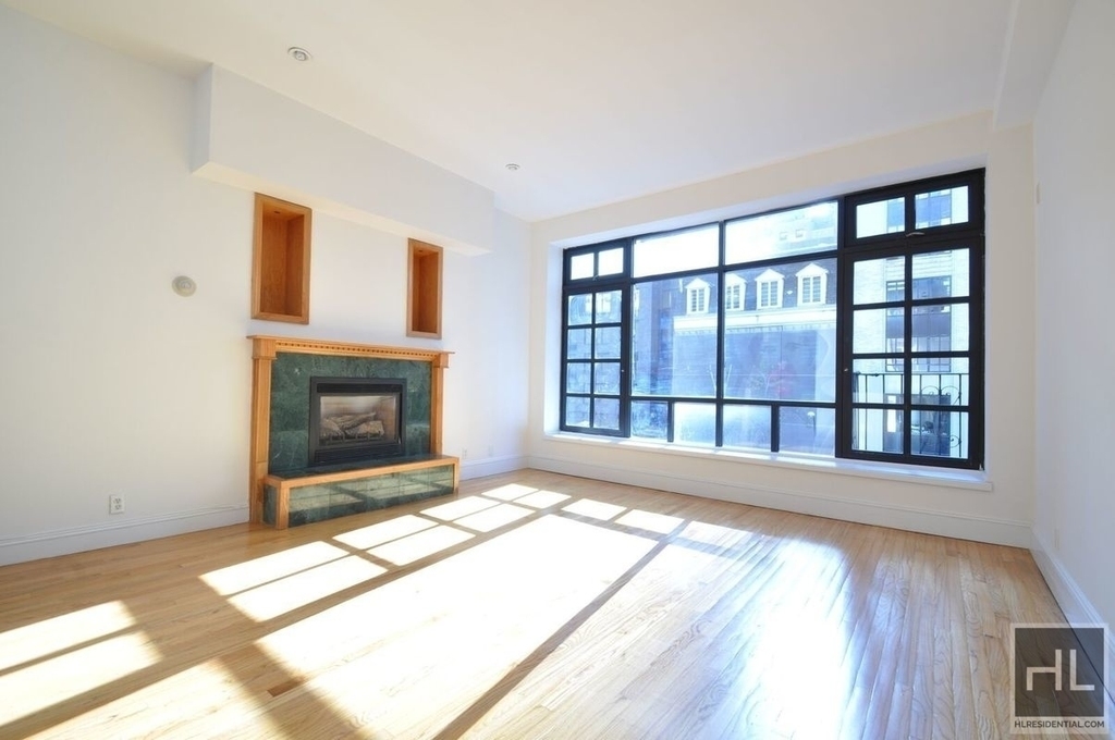 East 57th Street - Photo 2
